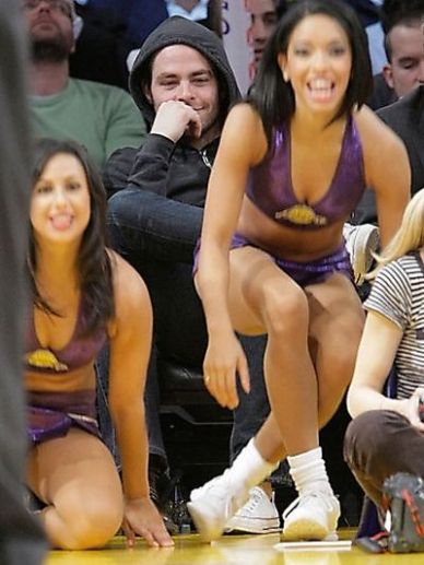 chrisPinestaringatlakergirl